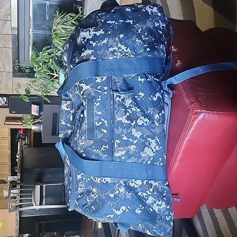 EUC Code Alpha: Tacticle Gear Giant-Duffle-Backpack, Navy Digital Camo